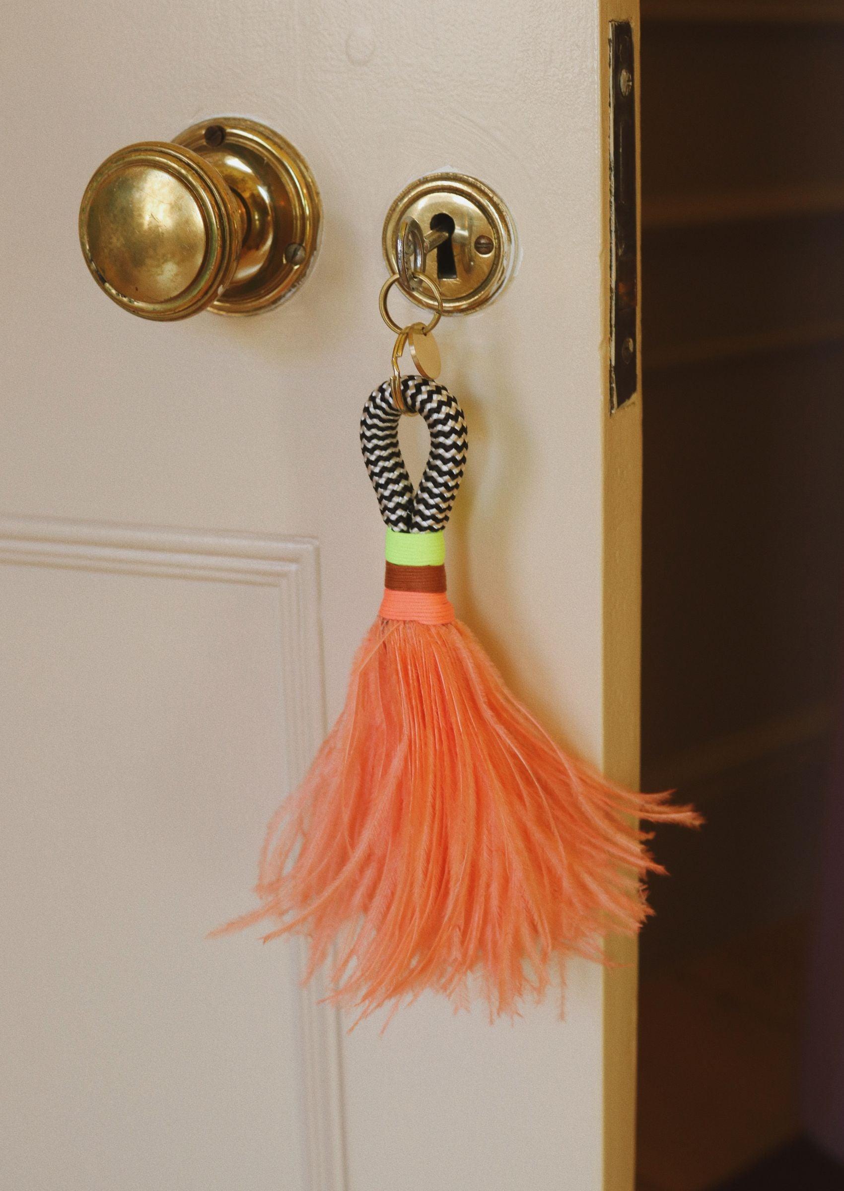 Chommies Feather Keyring | Popsicle